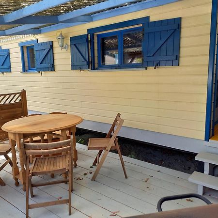 Roulotte Au Pied Du Mont Saint Michel Villa Понторсон Екстериор снимка