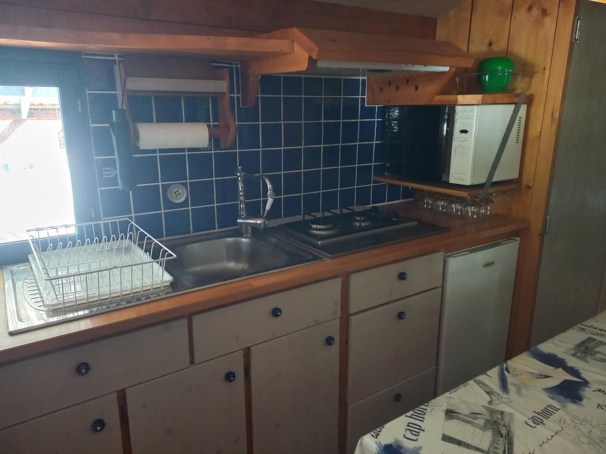 Roulotte Au Pied Du Mont Saint Michel Villa Понторсон Екстериор снимка